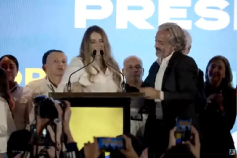 Oviedo recibe clamor como vicepresidente en mitin de Paloma Valencia tras elecciones