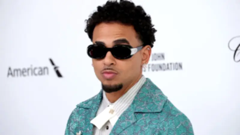 Ozuna regresa a sus raíces musicales en el día de su cumpleaños con versión Prime