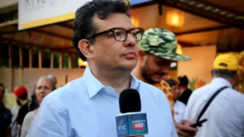 Pacto Histórico exige salida de Hollman Morris de RTVC por denuncias de acoso laboral