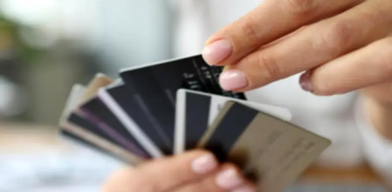 Pago a cuotas o contado: análisis estratégico para evitar el endeudamiento excesivo