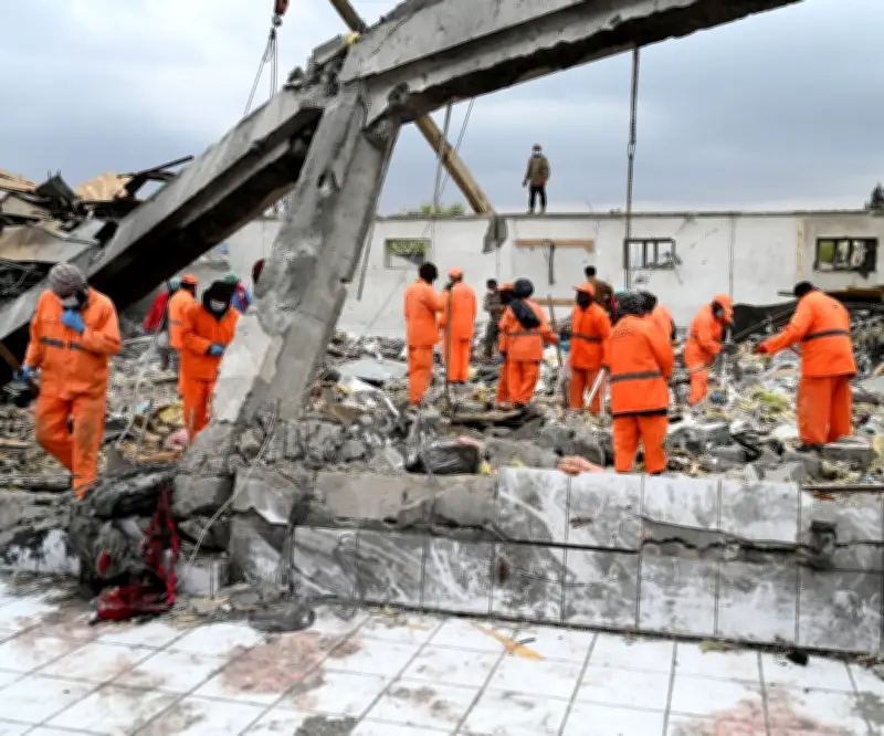 Pakistán y Afganistán acuerdan tregua temporal por Eid tras ataques mortales en Kabul