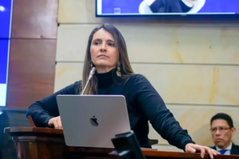 Paloma Valencia propone militarización de ciudades y evalúa alianza con De la Espriella