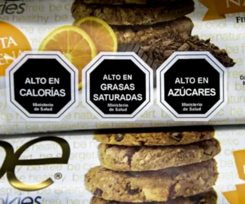 Panamá debate proyectos de ley para implementar etiquetas de advertencia nutricional en alimentos