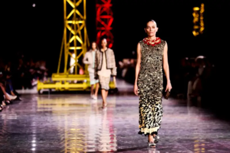 París 2026: Blazy y Anderson consolidan su visión en Chanel y Dior con moda sofisticada