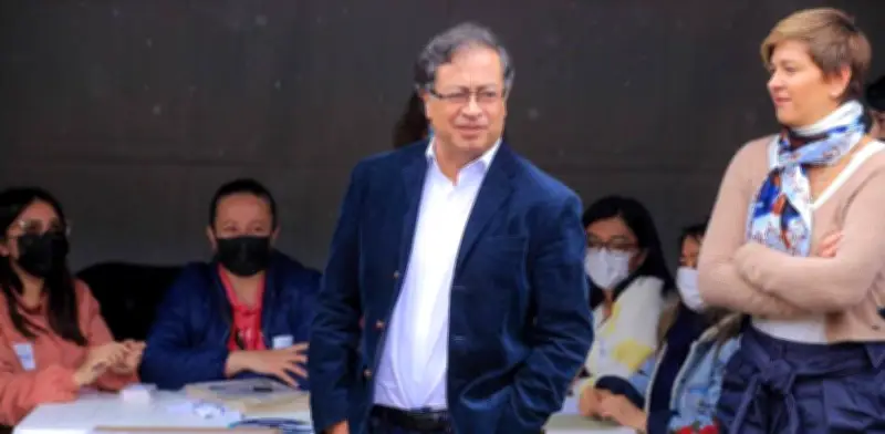 Participación política indebida: una prohibición histórica con sanciones débiles y vacíos legales