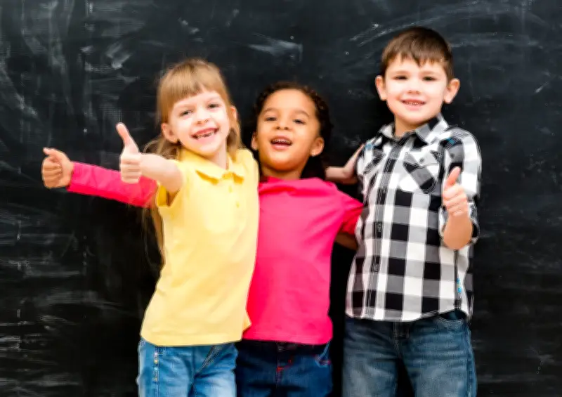 Pediatra advierte sobre toxicidad ambiental y hábitos que afectan la salud infantil en Colombia