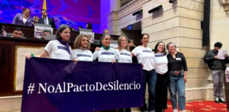 Periodistas exigen fin de pactos de silencio en medios durante sesión del Congreso sobre derechos de la mujer