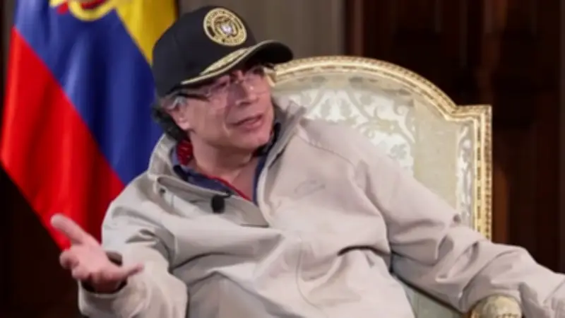 Petro analiza la apatía juvenil hacia la política en transmisión con Westcol