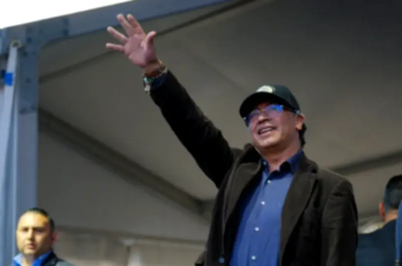 Petro confirma que EE. UU. le restituyó la visa diplomática hasta el final de su mandato