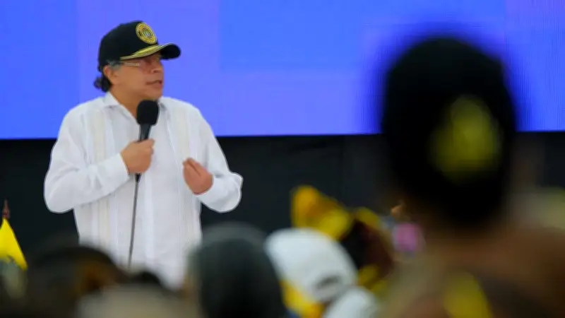 Petro critica presupuesto técnico y pide consulta ciudadana para inversiones