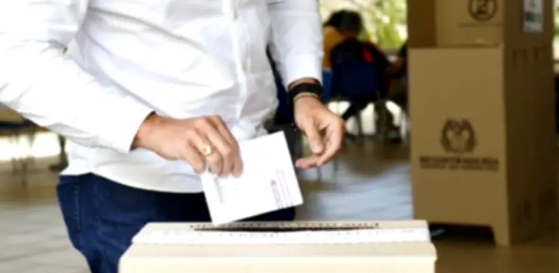 Petro cuestiona transparencia electoral y pide impugnar mesas con irregularidades