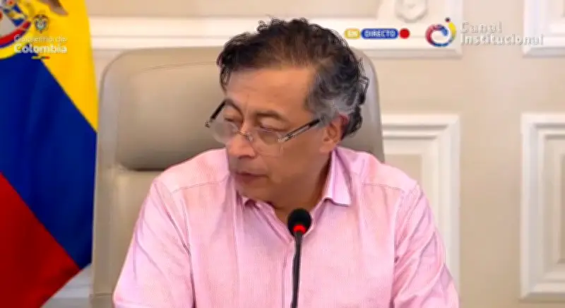 Petro denuncia 27 cuerpos calcinados por bombardeos de Ecuador en la frontera común