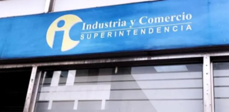 Petro denuncia persecución a funcionarios de la SIC sancionados por investigar a Thomas Greg & Sons