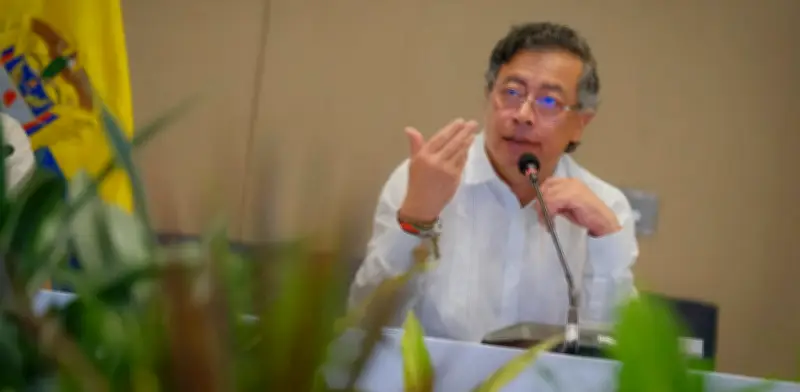 Petro evaluará ascensos policiales con base en capturas por compra de votos y reducción de homicidios