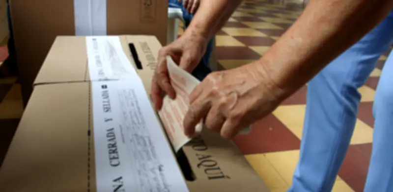 Petro exige a la Fiscalía investigar denuncia de compra de votos contra candidato Laureano Acuña