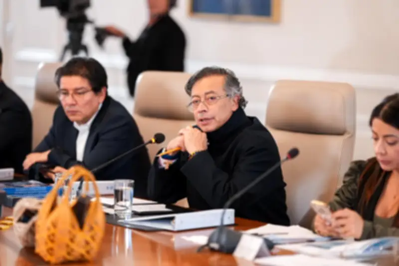 Petro ordena liquidar EPS en quiebra tras fracaso de reforma a la salud