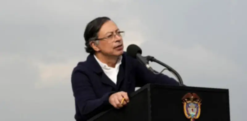 Petro radicará el 20 de julio el Estatuto del Trabajo que haría legal el salario vital