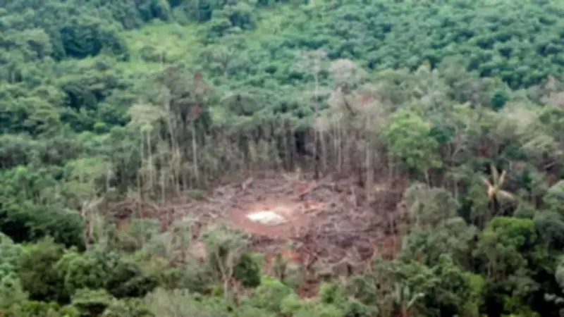 Petro revive crisis de 2008 tras denuncia de bombardeo desde Ecuador