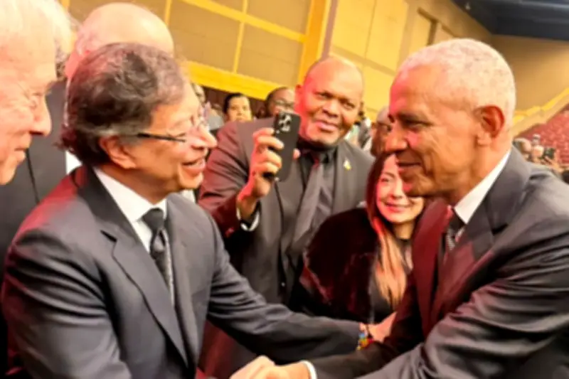 Petro se encuentra con Obama en funeral de Jesse Jackson en EE. UU.