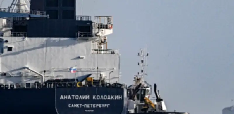 Petrolero ruso llega a Cuba con 740.000 barriles para aliviar crisis energética bajo sanciones de EE.UU.