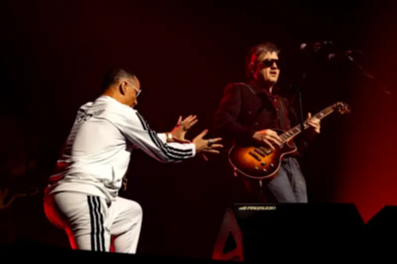 Plastilina Mosh: El dúo regio que revolucionó el rock latino con electrónica y funk