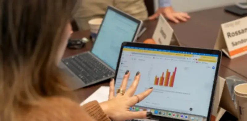 Platzi abre acceso gratuito a cursos de inteligencia artificial y tecnología en Latinoamérica