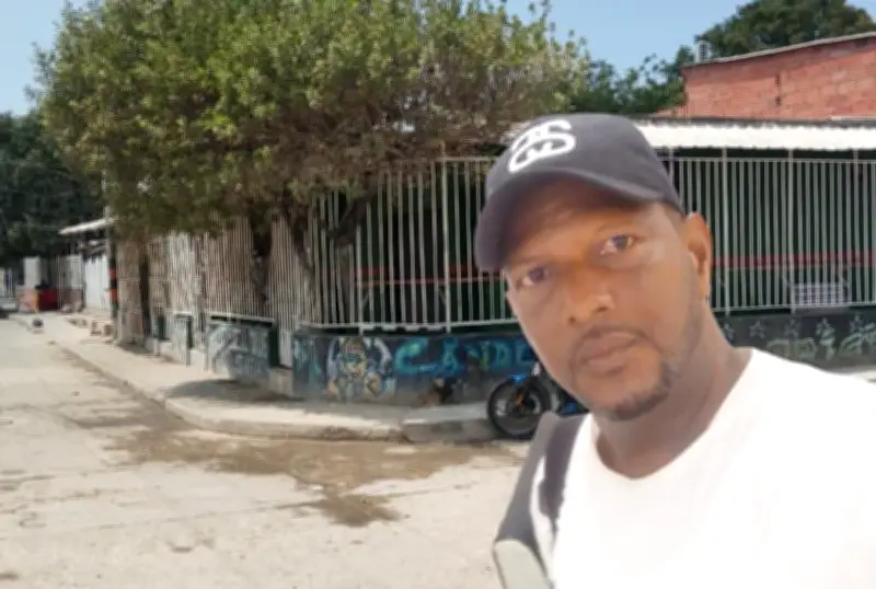 Plomero muere por bala perdida en riña entre bandas en La Candelaria