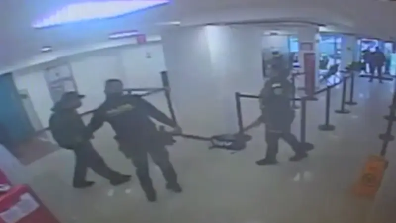 Pánico en banco de Bogotá: hombre simuló explosivos para robar dinero