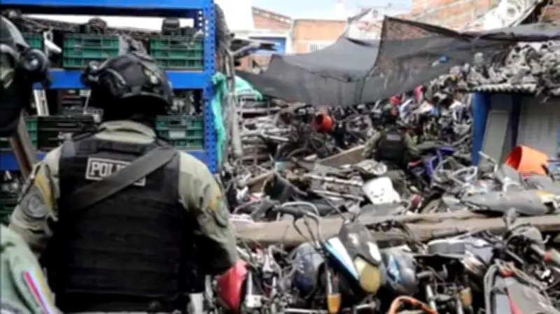 Policía desarticula red criminal en Cali: recuperan 35 motos y 12 carros hurtados