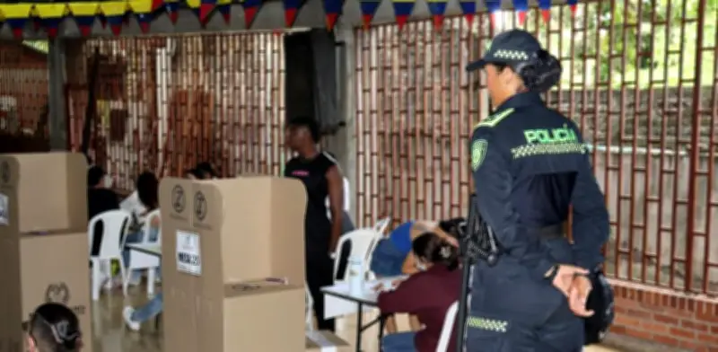 Policía despliega 3.745 agentes en 338 puestos de votación para elecciones en Cali