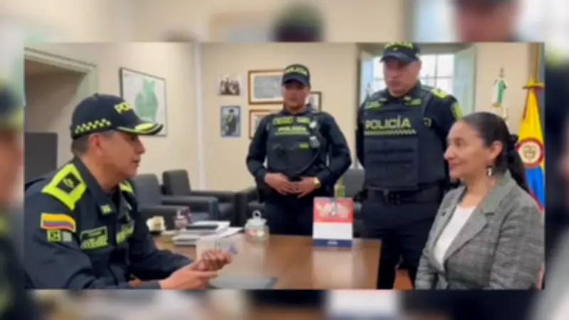 Policías de Tunja devuelven $5 millones a mujer tras intento de robo