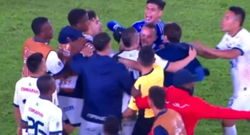 Polémica en El Campín: Leonardo Castro protagoniza tenso momento en empate de Millonarios