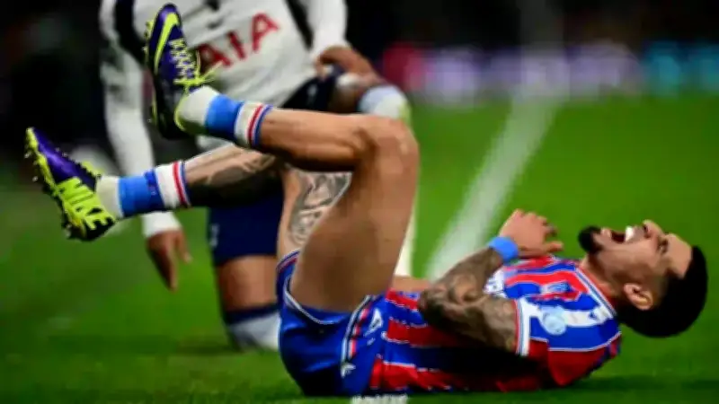 Preocupación por Daniel Muñoz: técnico del Crystal Palace revela diagnóstico de su lesión