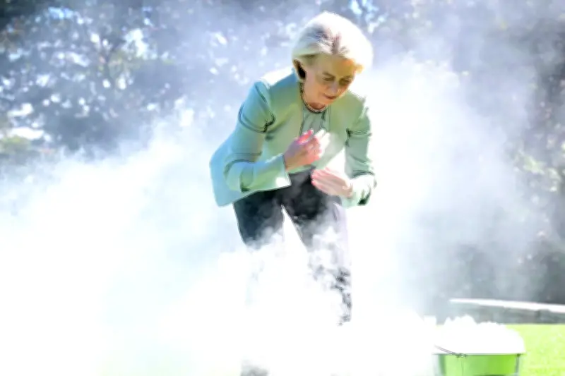 Presidenta de la UE participa en ceremonia de purificación durante visita oficial a Australia