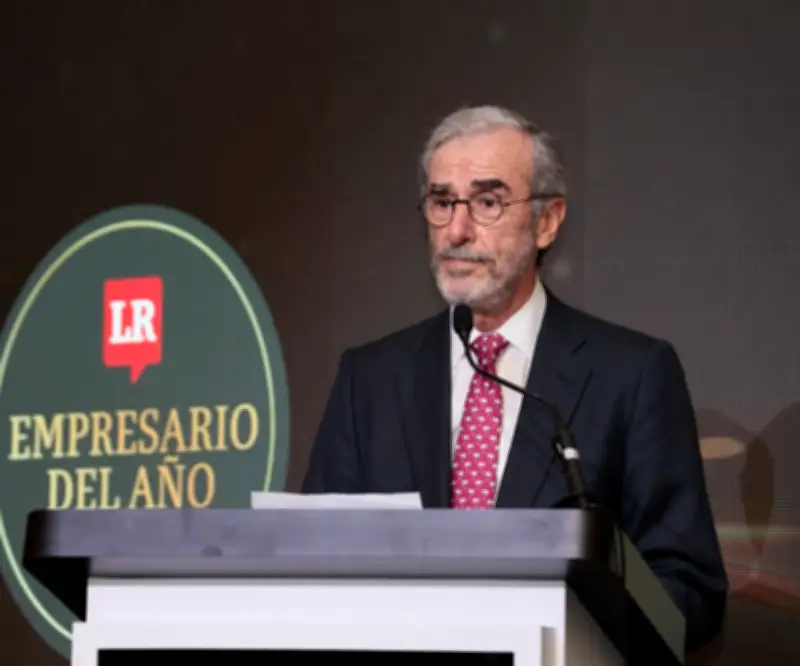 Presidente de RCN alerta sobre manipulación en redes y destaca rol empresarial