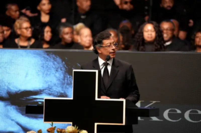 Presidente Petro interrumpido en homenaje a Jesse Jackson en Chicago por exceder tiempo