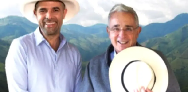 Propuesta polémica: Andrés Guerra plantea el regreso de Álvaro Uribe al Senado tras elecciones