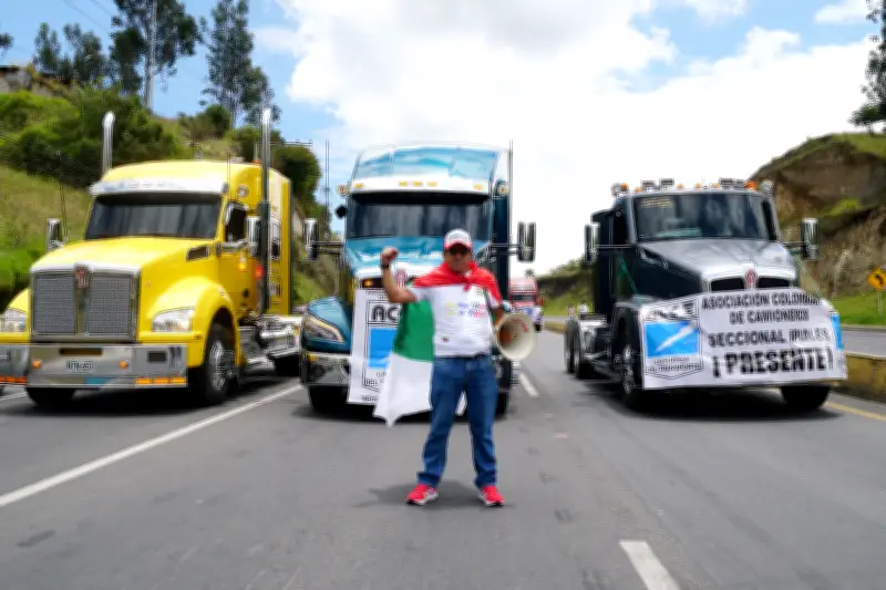 Protesta en Rumichaca: Transportistas bloquean frontera por guerra comercial Colombia-Ecuador