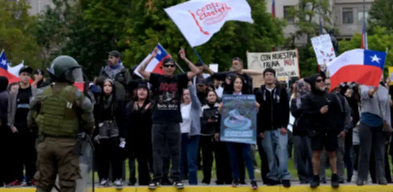 Protestas masivas en Chile contra retrocesos ambientales del gobierno de Kast en Día Mundial del Agua