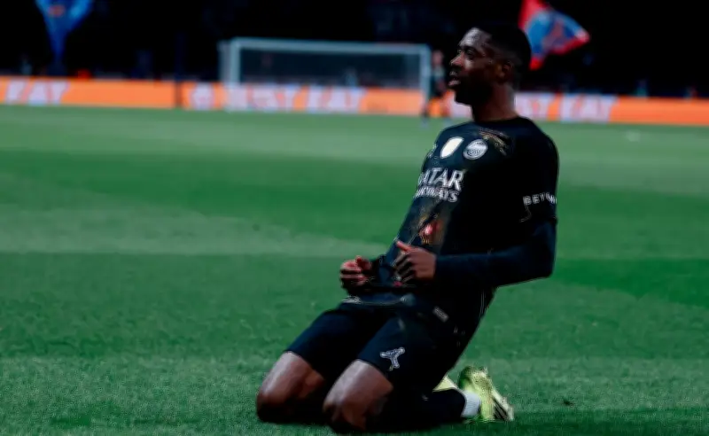 PSG aplasta al Chelsea 5-2 en la Champions League con doblete de Kvaratskhelia