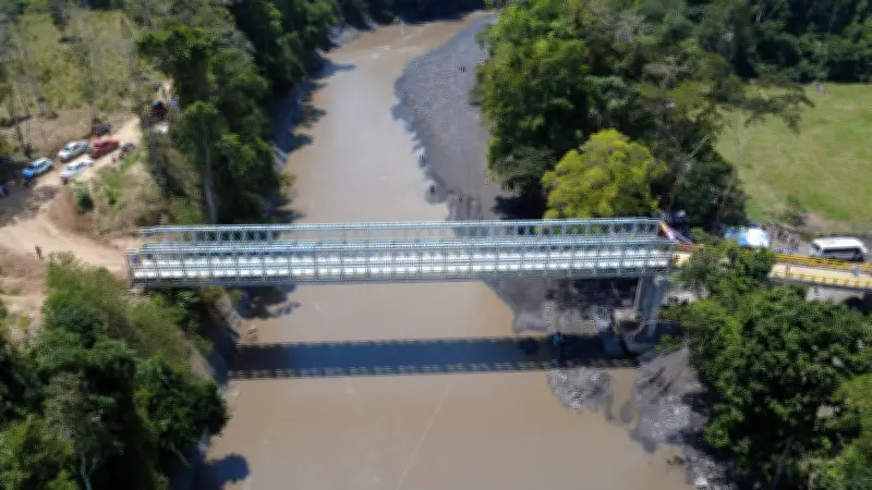 Puente militar en Santander conecta comunidades aisladas por tres décadas tras superar crecida del río Quiratá