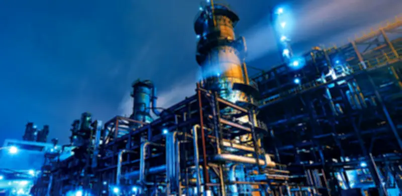 Qatar Energy suspende producción de gas tras ataques iraníes y precios en Europa se disparan 39%