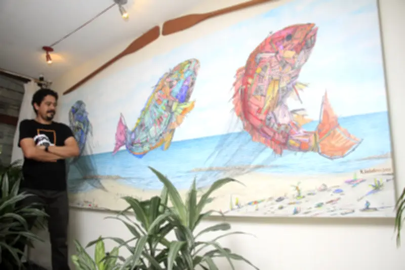 Raúl Ballesteros y su 'Ciudad parapeto': el arte que nació del piso de la infancia