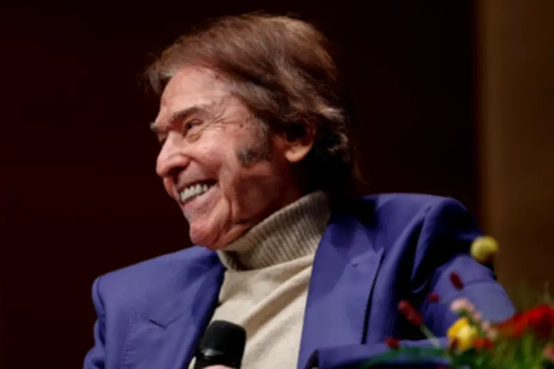 Raphael anuncia su regreso a Colombia con el 'Raphaelísimo Tour' en Bogotá