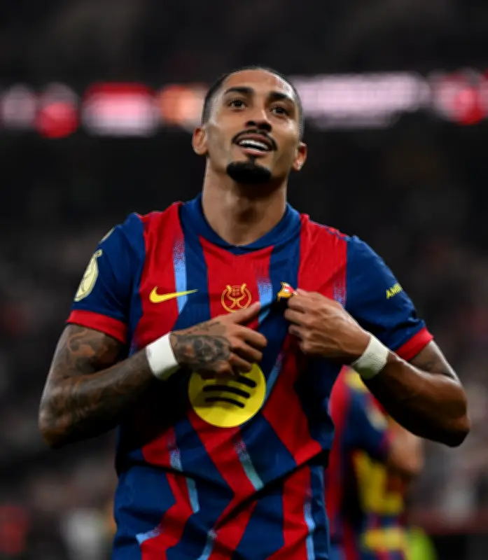 Raphinha se lesiona con Brasil y estará cinco semanas fuera, golpe para el Barcelona