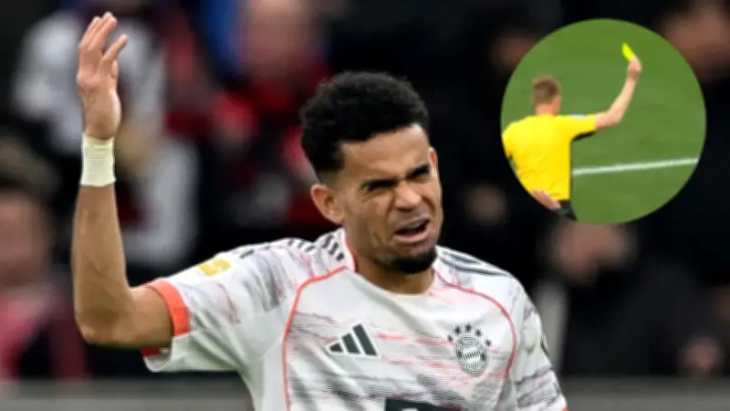 Árbitro admite error tras expulsar a Luis Díaz en Bayern vs Leverkusen