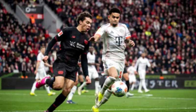 Árbitro Dingert reconoce error: expulsión de Luis Díaz con Bayern Múnich fue 'muy severa'