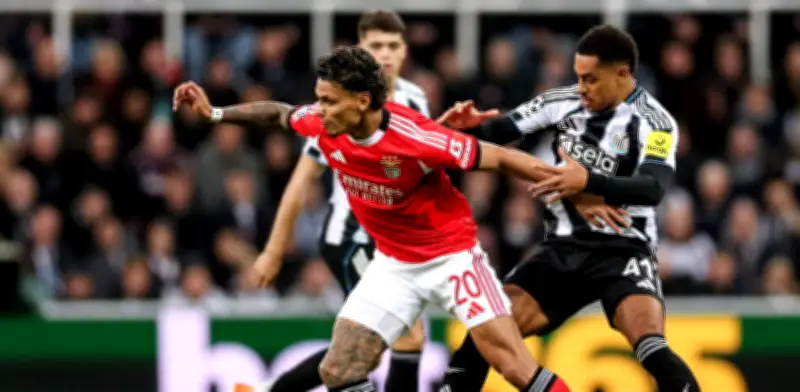 Ríchard Ríos anota de cabeza para el Benfica en empate ante Arouca en Portugal