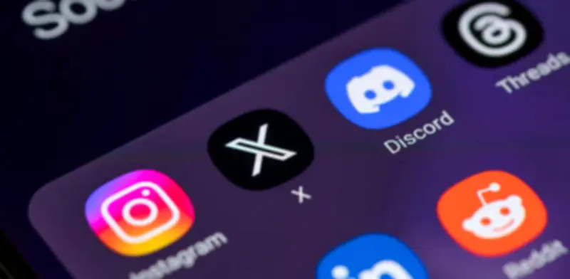 Red social X suspende monetización de videos bélicos con IA no etiquetados por 90 días