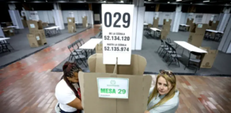 Registraduría denuncia robo de computadores con material electoral en centro de escrutinios de Bogotá